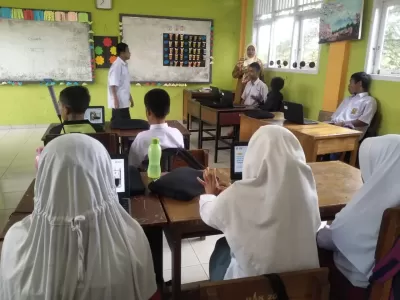 Pembelajaran Menggunakan Chromebook